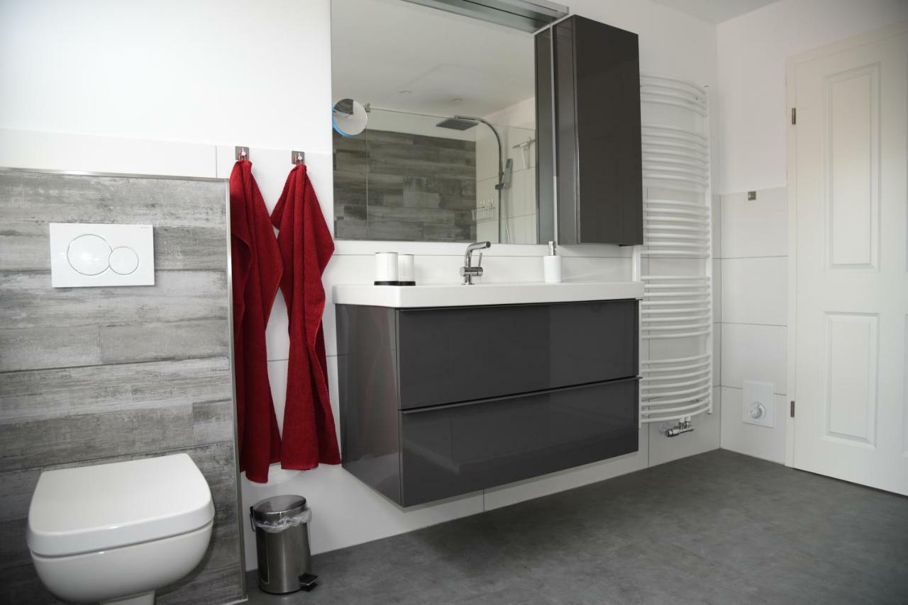 Ferienwohnung Storchennuest Аурих Екстериор снимка